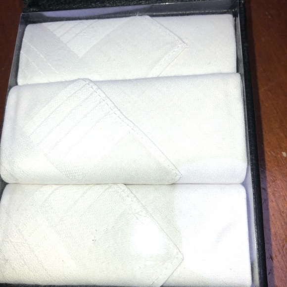 Club Room hankies and collar stays, The hankies are unused, stays gently used - Picture 2 of 7